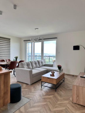 Maya's Flats & Resorts 100 SEA VIEW - 3 pokojowy apartament na Letnicy